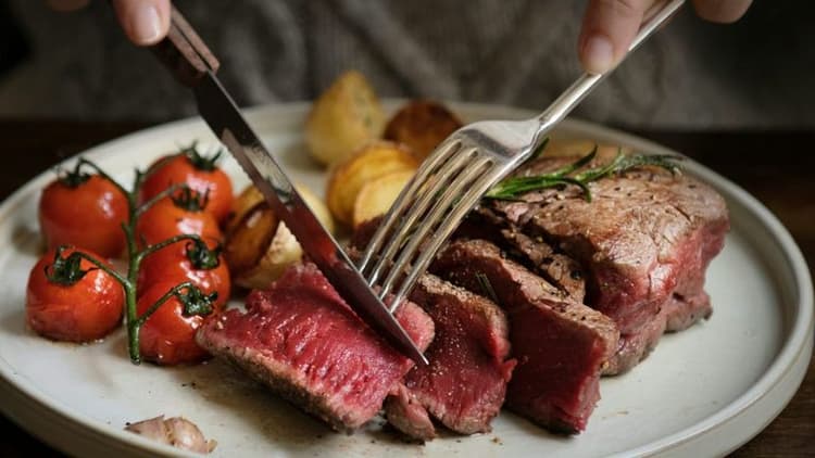 U.S.-UK Trade Deal Expands Beef Exports Amid Ongoing Food Standards Debate