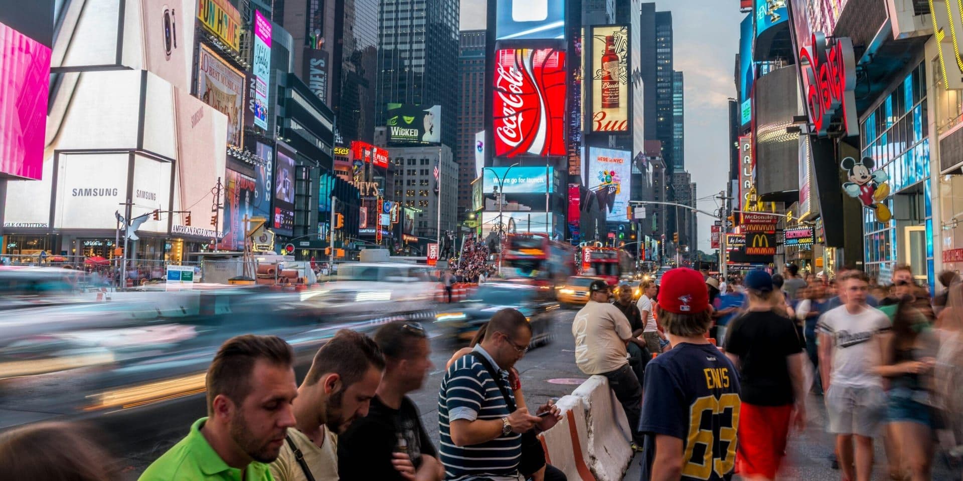Men’s Holiday Spending Drives U.S. Retail to $1 Trillion Milestone
