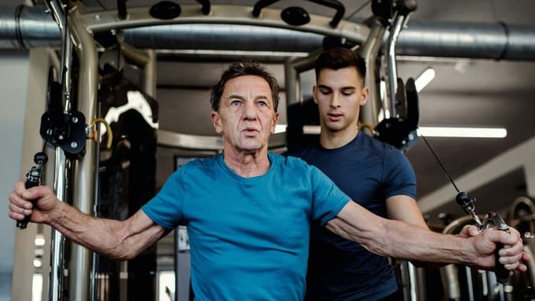 Strength Training Remains King: Men Focus on Compound Moves and Long-Term Gains