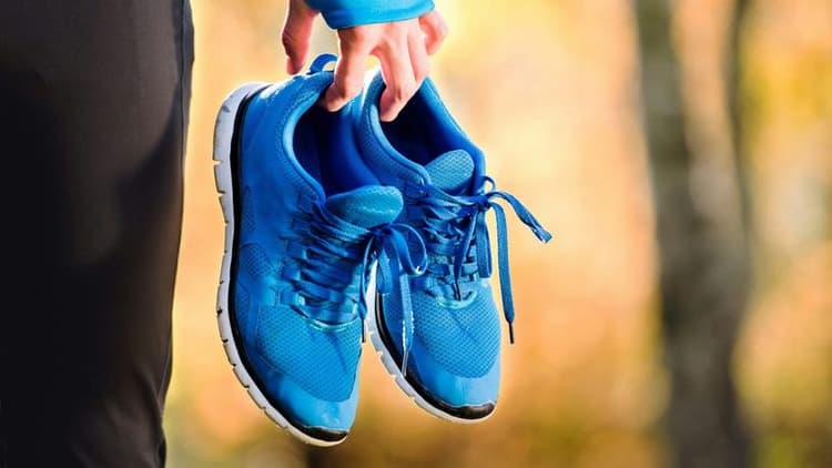 Seasonal Sales Boost Fitness Apparel Shopping in December