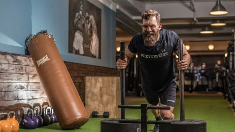 Old-School Workouts Make a Comeback in 2025 Fitness Trends