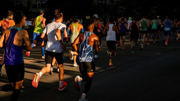 New Yorkers Welcome 2026 with Thousands Running at Midnight in Central Park Tradition