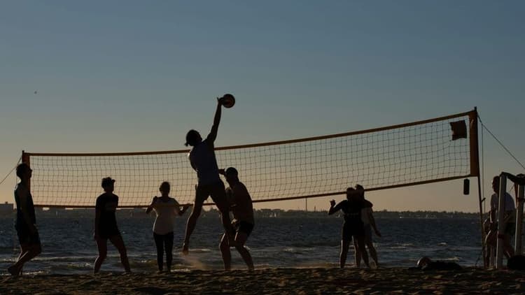San Diego’s Over-the-Line Tournament Returns for 72nd Year, Celebrating Beach Sports and Brotherhood
