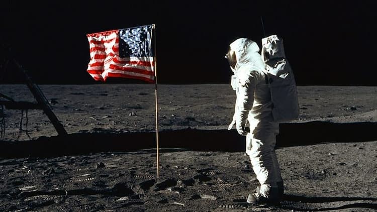 U.S. to Launch New Space Exploration Mission to the Moon in 2026