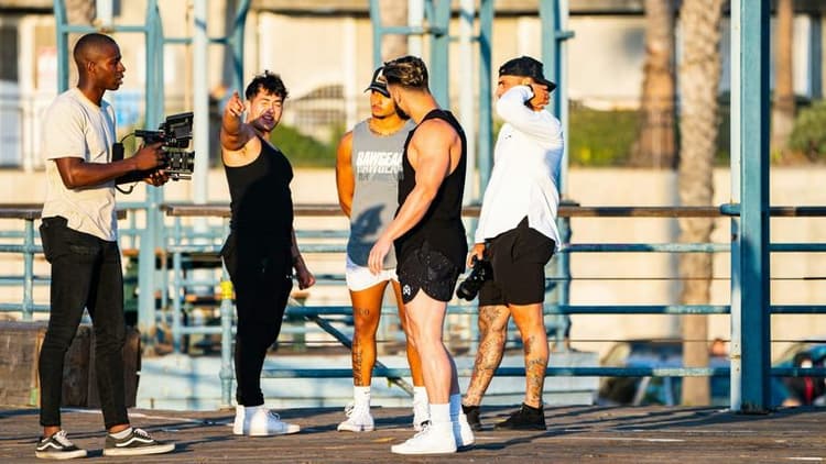 Strength Training Tops U.S. Men’s Fitness Goals as Retro Workouts Make a Comeback in 2025